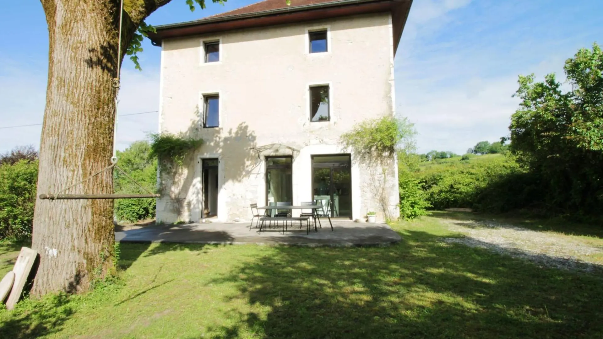 Family Home Peaceful Setting And Swimming Pool! Billieme Frankrig