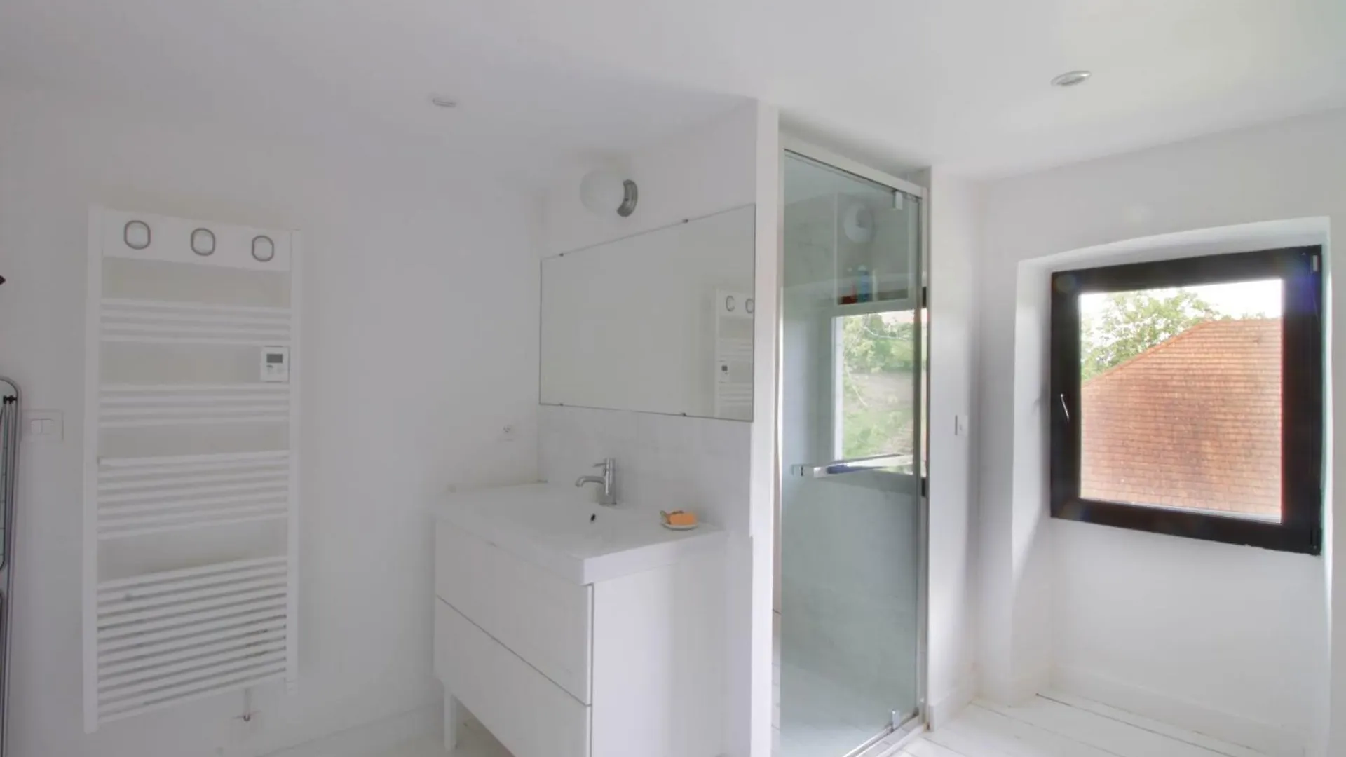 Family Home Peaceful Setting And Swimming Pool! Billieme